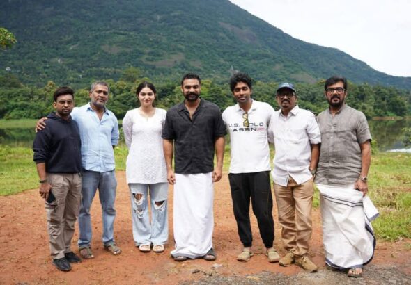 പള്ളിച്ചട്ടമ്പി ഏപ്രിലില്‍ എത്തും, Malayalam actor Tovino Thomas Tovino Thomas actor Tovino Thomas producer Tovino Thomas Minnal Murali Tovino Thomas ARM Tovino Thomas Lokah Superhero Tovino Thomas, Tovino Thomas biography Tovino Thomas age Tovino Thomas wife, Tovino Thomas family Tovino Thomas Instagram Tovino Thomas Facebook Tovino Thomas Twitter, Tovino Thomas official website Tovino Thomas latest news Tovino Thomas Pallichattambi Tovino Thomas Athiradi movie Tovino Thomas 2026 movies Tovino Thomas upcoming films 2026 Who is Tovino Thomas, Tovino Thomas Kerala Irinjalakuda actor (his birthplace) Tovino Thomas tovinothomas.com Minnal Murali actor 2018 movie Tovino Tovino Thomas pan-Indian films, Tovino,